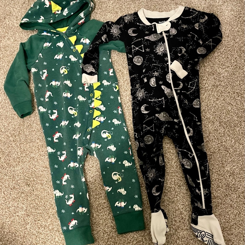 18 Month Boys Bundle / Burts Bees Organic Space / Cat & Jack Dinosaur